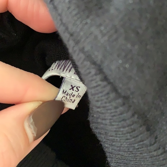 Jennifer Lopez Knit & Mock Neck Lace Top Light Sweater - Picture 11 of 11